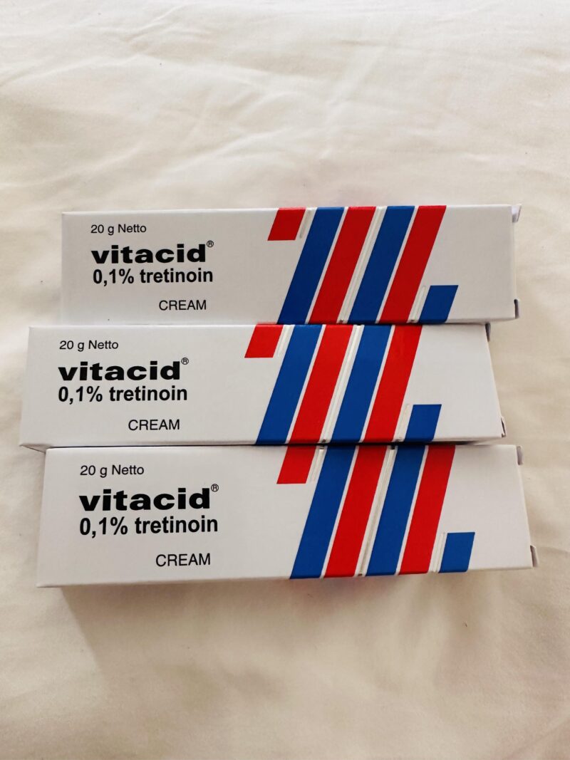 Vitacid Tretinoin Cream tube.