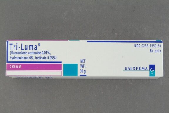 Hydroquinone Fluocinolone Acetonide Tretinoin Cream tube