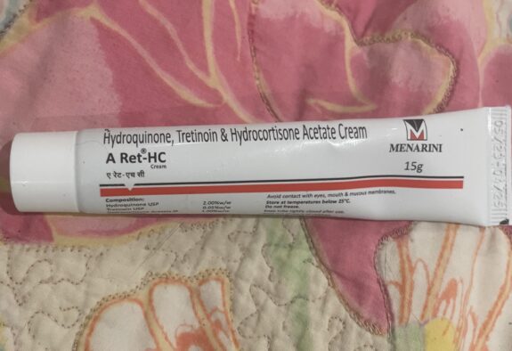 Hydroquinone Tretinoin Hydrocortisone Acetate Cream tube.